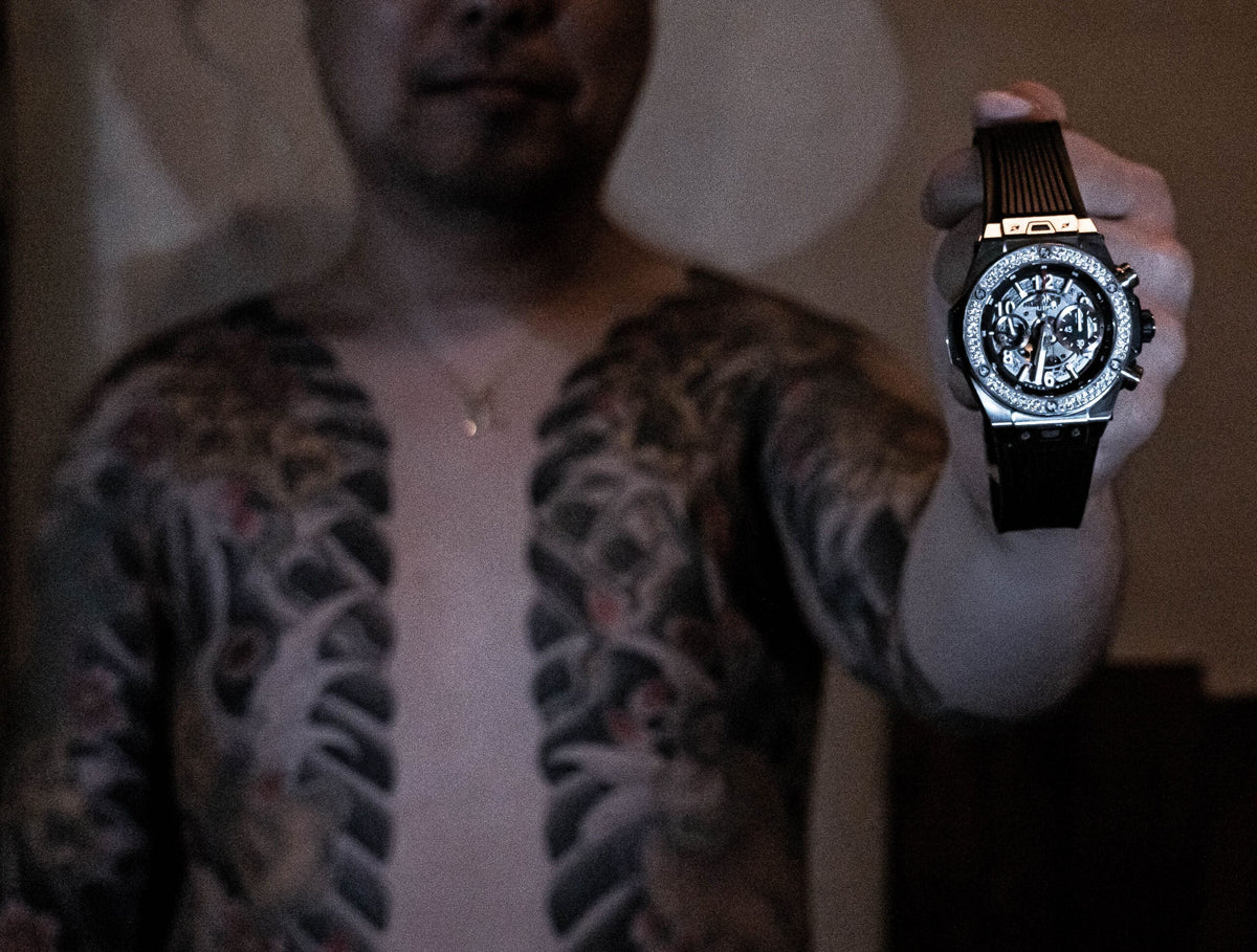 Reportage inifrån den japanska maffian – klockor, brödraskap och status