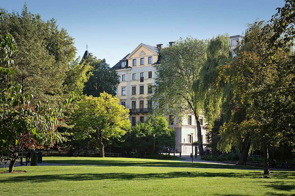 Bonhams buys Bukowskis
