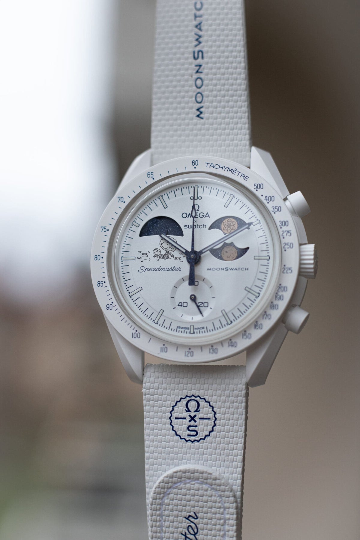 Hands-on: Swatch x Omega Mission to Earthphase Moonshine Gold Cold Moon  