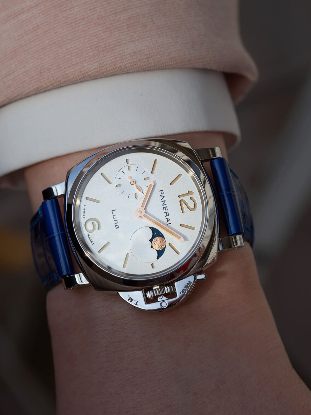 Hands-on: Panerai Luminor Due Luna