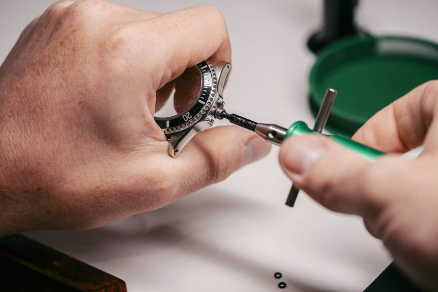 Servicing a Rolex Sea-Dweller. Part 1: Disassembly and cleaning