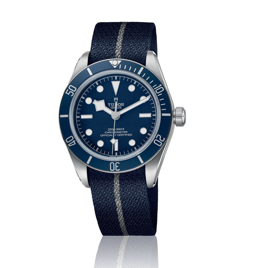 Tudor Black Bay Navy Blue – we have done a quick test!