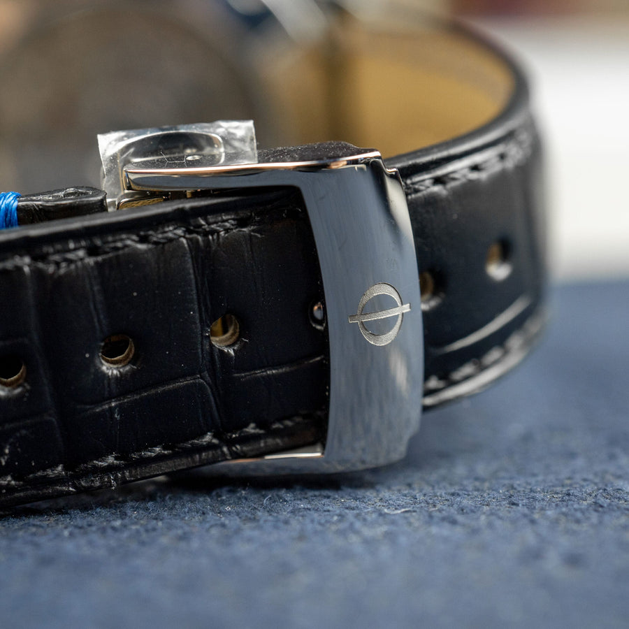 Hands-on + Video: Baume & Mercier Clifton Baumatic Day-Date Moon Phase 
