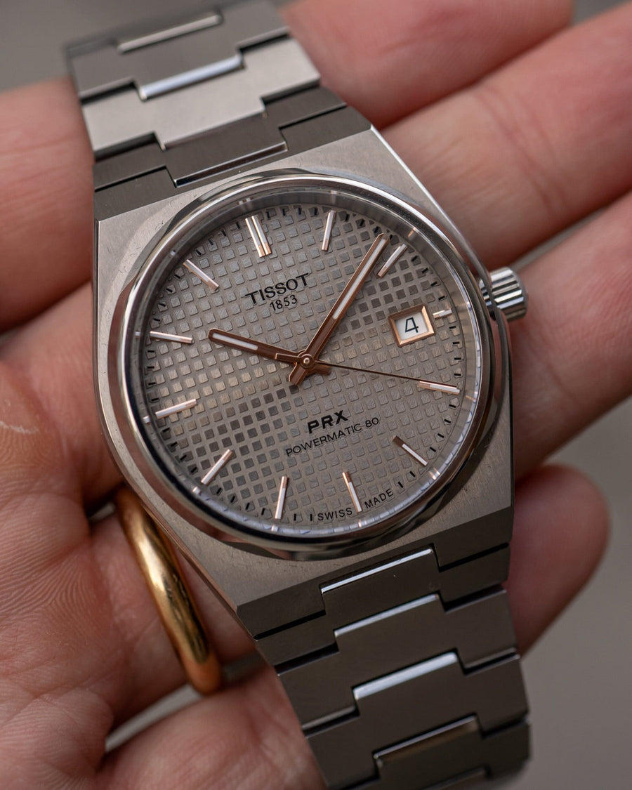 Hands-on: Tissot PRX Powermatic 80 – Nytt liv i 38 mm med titan och Damascus-stål