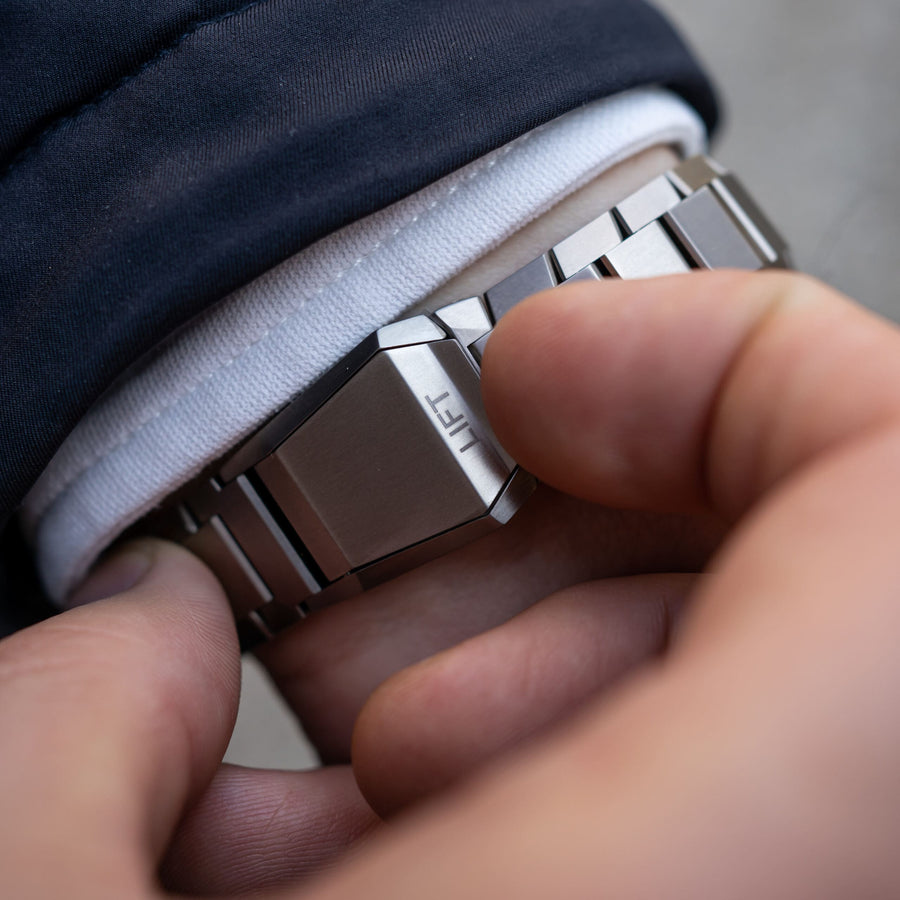 Hands-on: Oris ProPilot X Calibre. 400