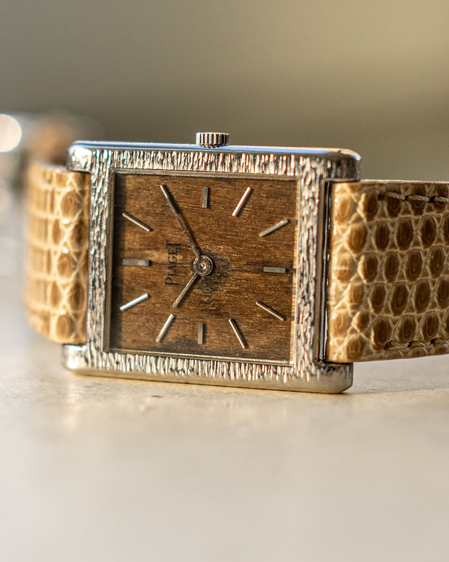 Piaget 9156 i vitt guld med trätavla, från Aleks egen samling