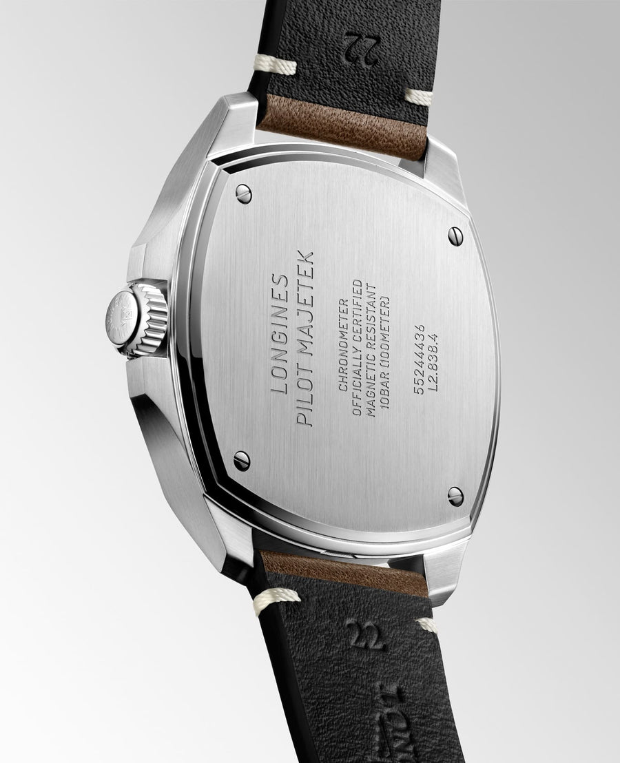 Longines lanserar modern tolkning av Pilot Majetek
