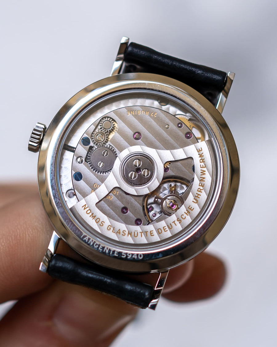 Hands-on + video: The new Nomos Tangente Neomatik Blue Gold 