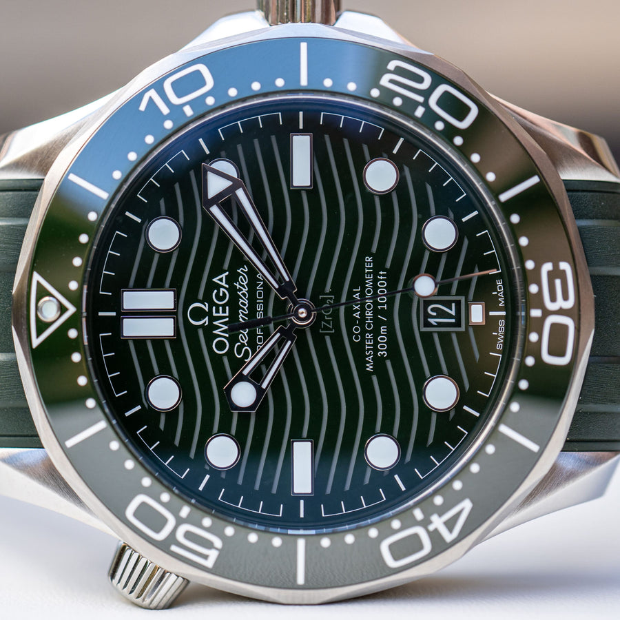 Hands-on + Video: Omega Seamaster Diver 300M in green 