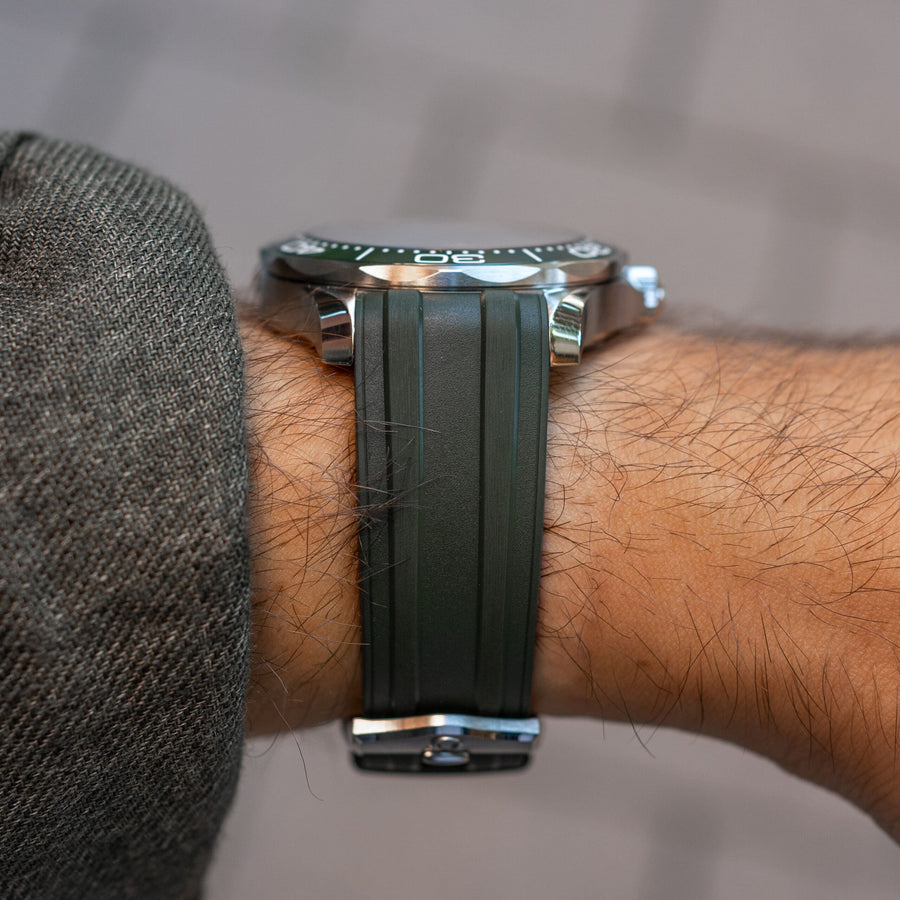 Hands-on + Video: Omega Seamaster Diver 300M in green 