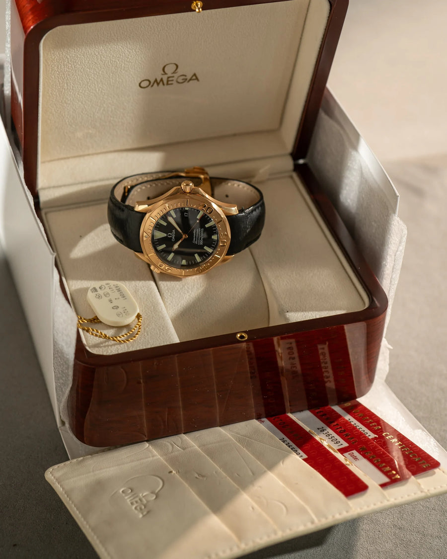 omega seamaster 300m 18k roséguld black dial