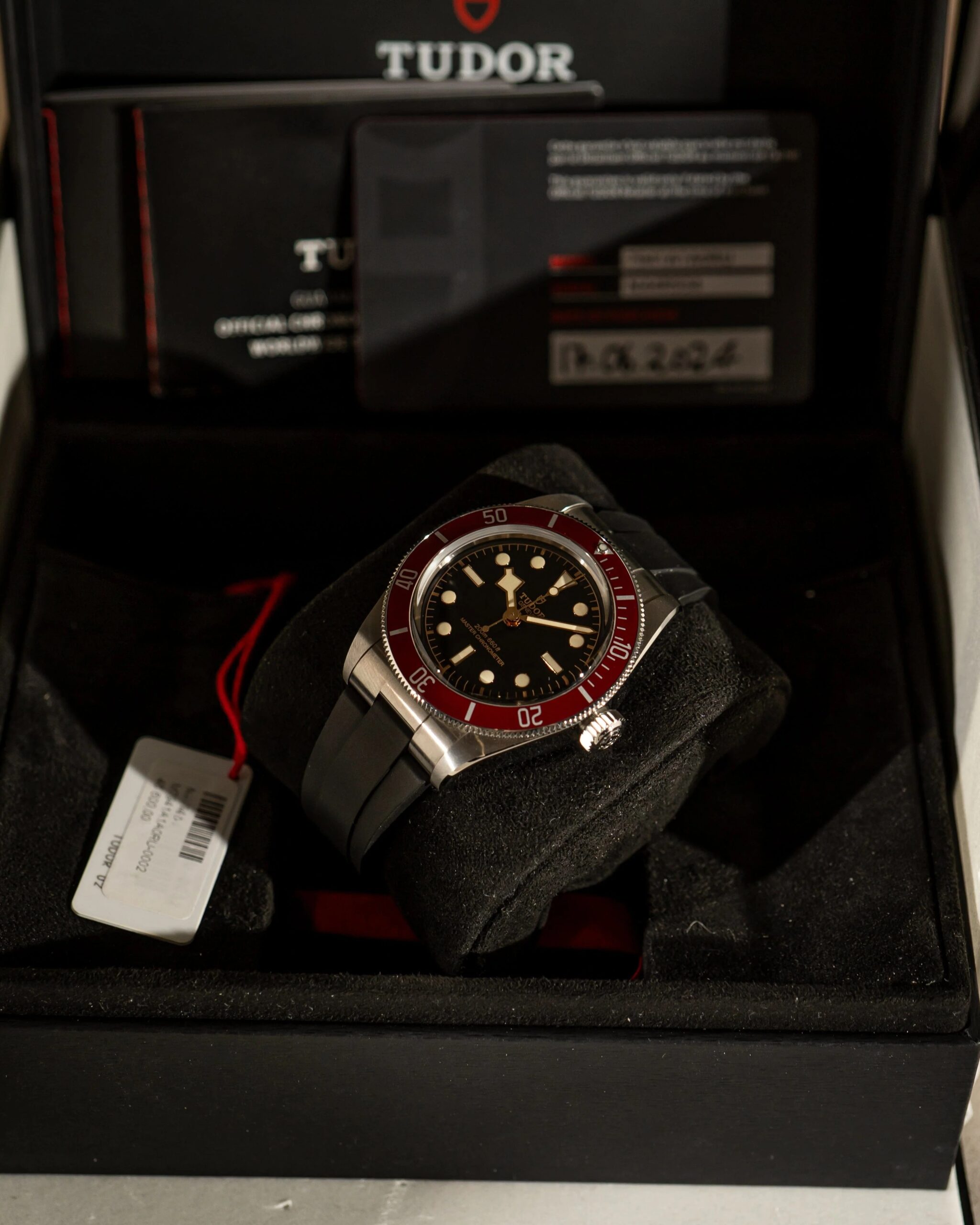 Tudor Back Bay 41 burgundy 7941a. Foto Stories of time.