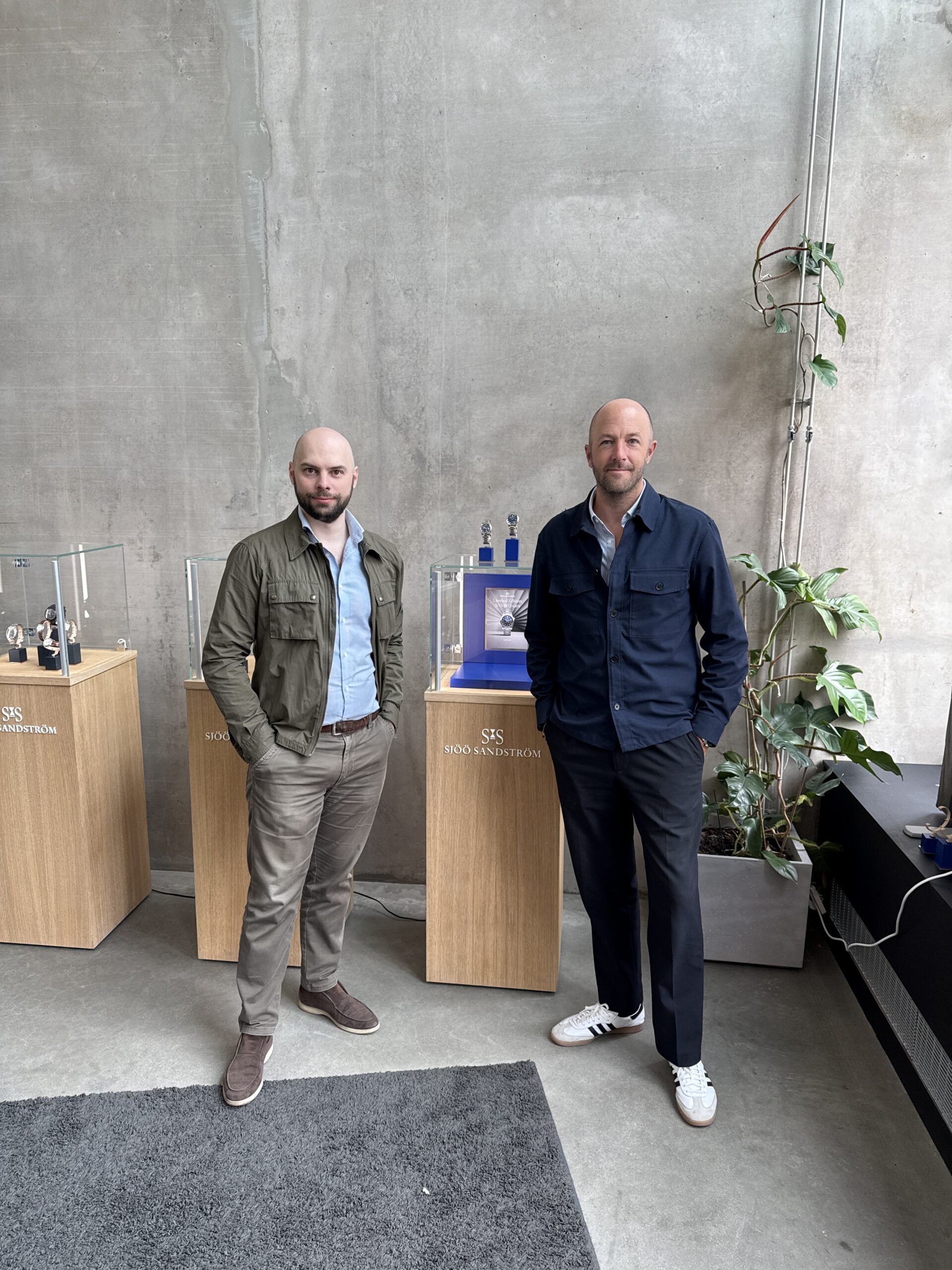 I detta avsnitt av Eqotime Podcast möter vi Sjöö Sandströms vd och partner Kristofer Johansson för ett samtal om ett av Sveriges mest välkända klockvarumärken. Tillsammans med Albin Johansson från Eqotime diskuteras allt från företagets historia och svenska klocktillverkning till framtida visioner och ambitioner.